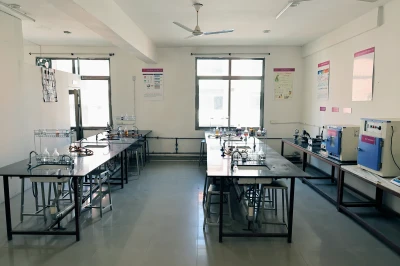 Microbiology &amp; Immunology Lab