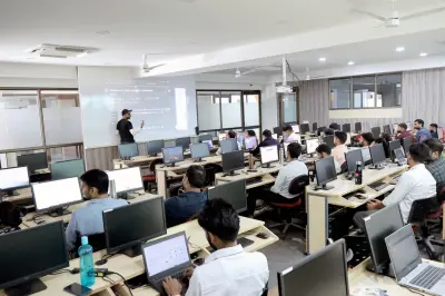 Quantum University Organizes Five Day Faculty Development Program on Advanced Data Structures, Algorithms &amp; OOPs in Collaboration with GeeksforGeeks